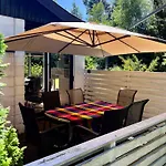 Cozy And Updated House On Large Private Lot Højby