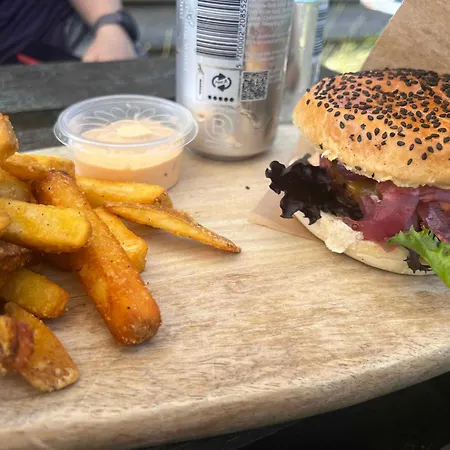 Cozy And Updated House On Large Private Lot * Højby