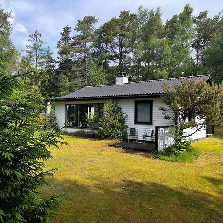 Сasa de vacaciones Cozy And Updated House On Large Private Lot