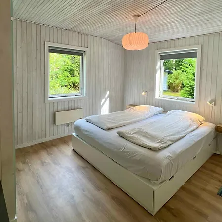 Cozy And Updated House On Large Private Lot Σπίτι διακοπών Højby