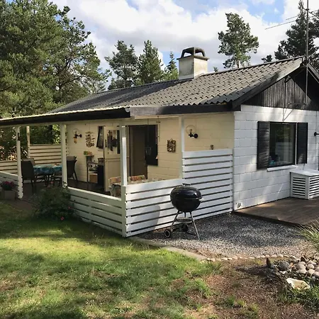 Cozy And Updated House On Large Private Lot Holiday home Hojby
