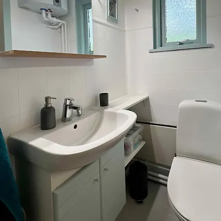 Σπίτι διακοπών Cozy And Updated House On Large Private Lot Højby