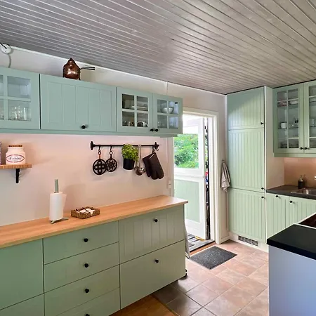 Cozy And Updated House On Large Private Lot * Højby