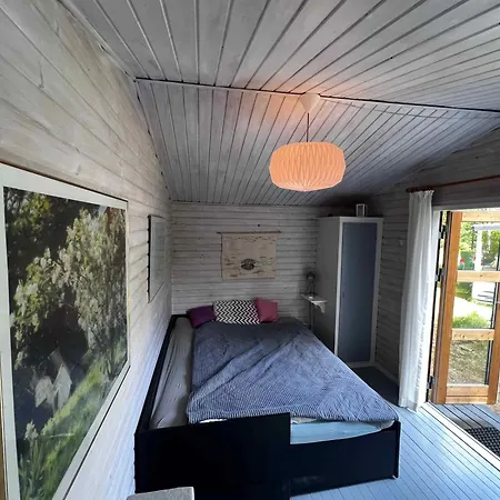 Σπίτι διακοπών Cozy And Updated House On Large Private Lot *