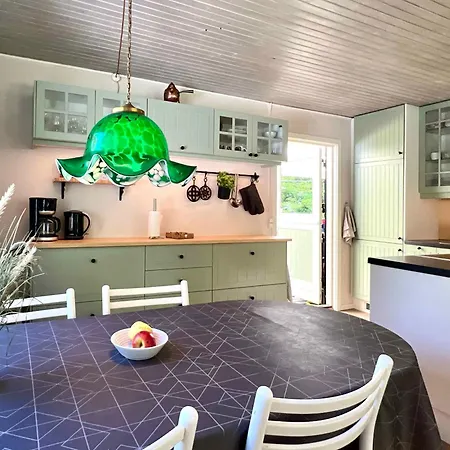 Cozy And Updated House On Large Private Lot