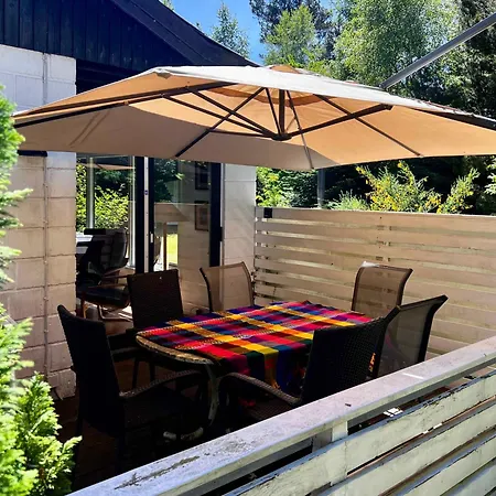 Cozy And Updated House On Large Private Lot Højby