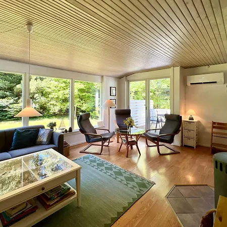 Cozy And Updated House On Large Private Lot بيت للعطل *