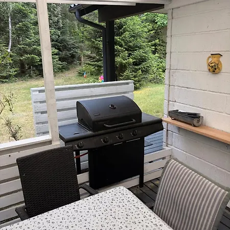 Сasa de vacaciones Cozy And Updated House On Large Private Lot *