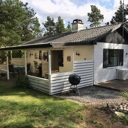 Сasa de vacaciones Cozy And Updated House On Large Private Lot Højby