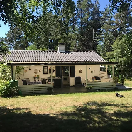 بيت للعطل Cozy And Updated House On Large Private Lot Højby