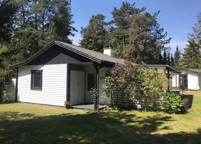 Holiday home Cozy And Updated House On Large Private Lot *