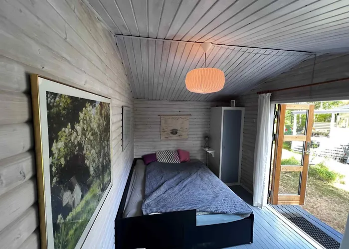 Holiday home Cozy And Updated House On Large Private Lot *