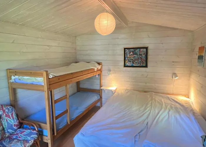 Cozy And Updated House On Large Private Lot Holiday home *
